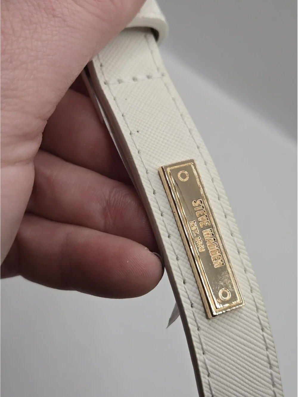Steve Madden Women's White Saffiano Leather Skinny Belt Gold Buckle Plaque Sz M